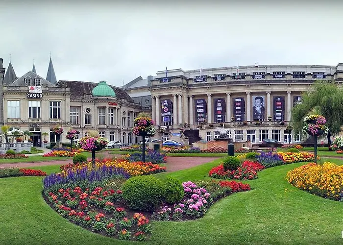 Le By La Reine Center Appartamento *